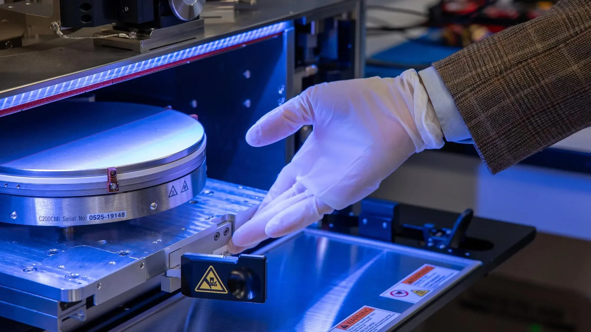 3d-chip-breakthrough-to-accelerate-ai-1 This New 3D Chip Could Break AI’s Bottleneck
